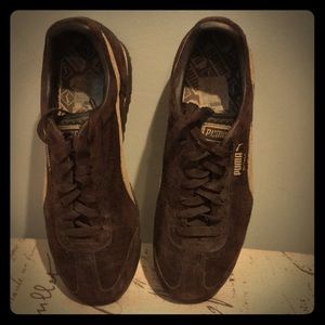 Women’s puma sneakers